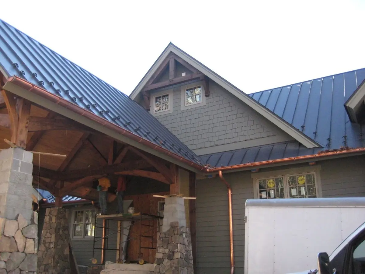 Craftsman Roofing team delivering quality roofing work in Looper Lake
